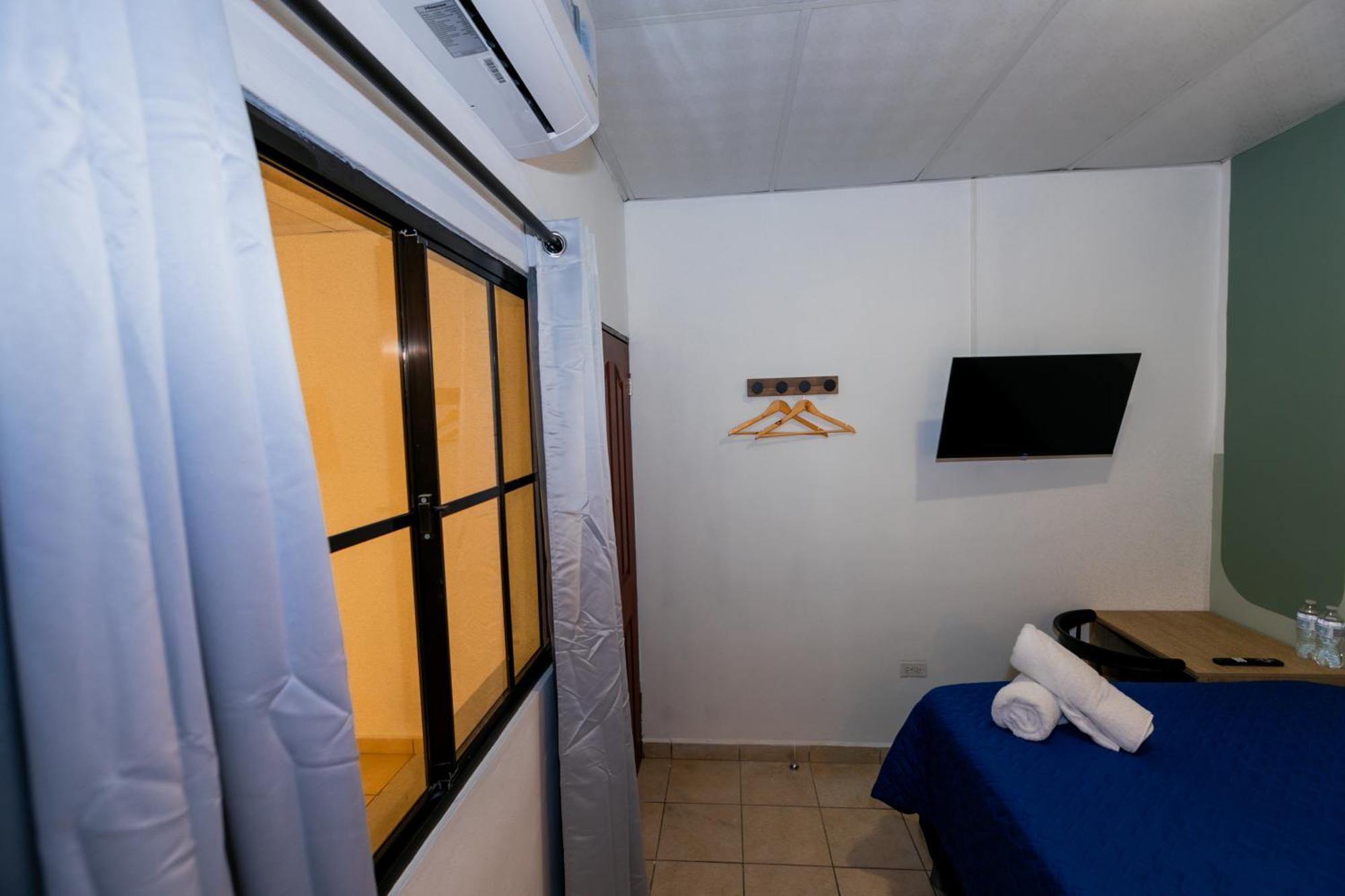 Friendly House Hotel Santa Tecla Exterior foto